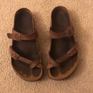 Oiled Leather Mayari Birkenstock’s Size 8.5
